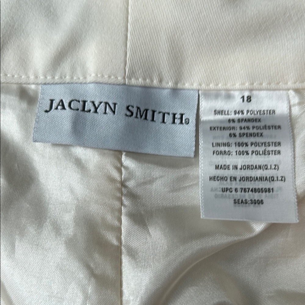Jaclyn Smith, Cream Wide Leg pants with Sophisticated Silhouette. In size 18 - Picture 13 of 13